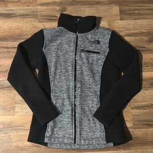 The North Face SMALL Woman’s Zip Up